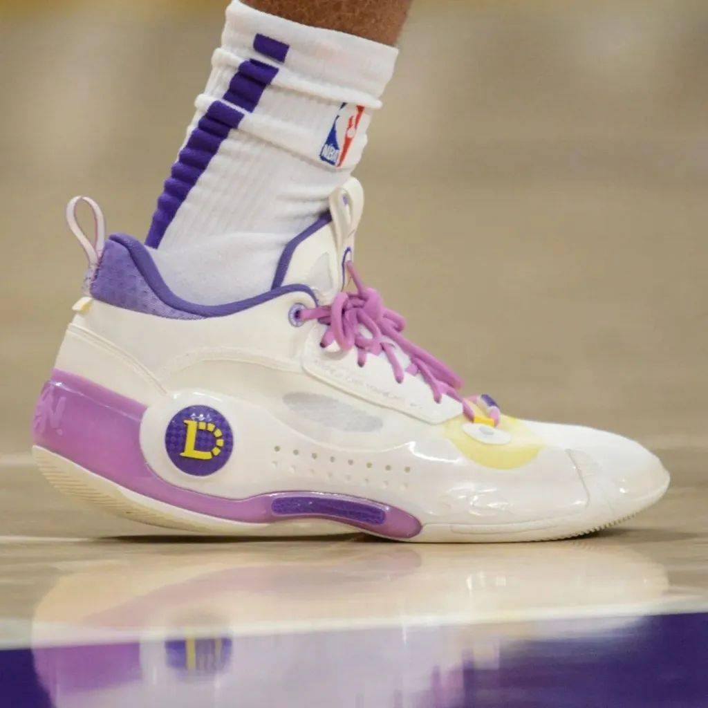 哈登上脚「中国配色」哈登 7!背后原因让人泪目!_nike_小郝_太阳