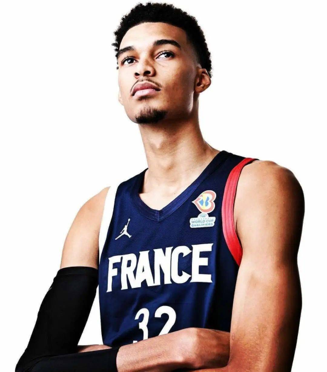 比詹姆斯更大的球鞋合同要来了?_亚马_文班_zoom