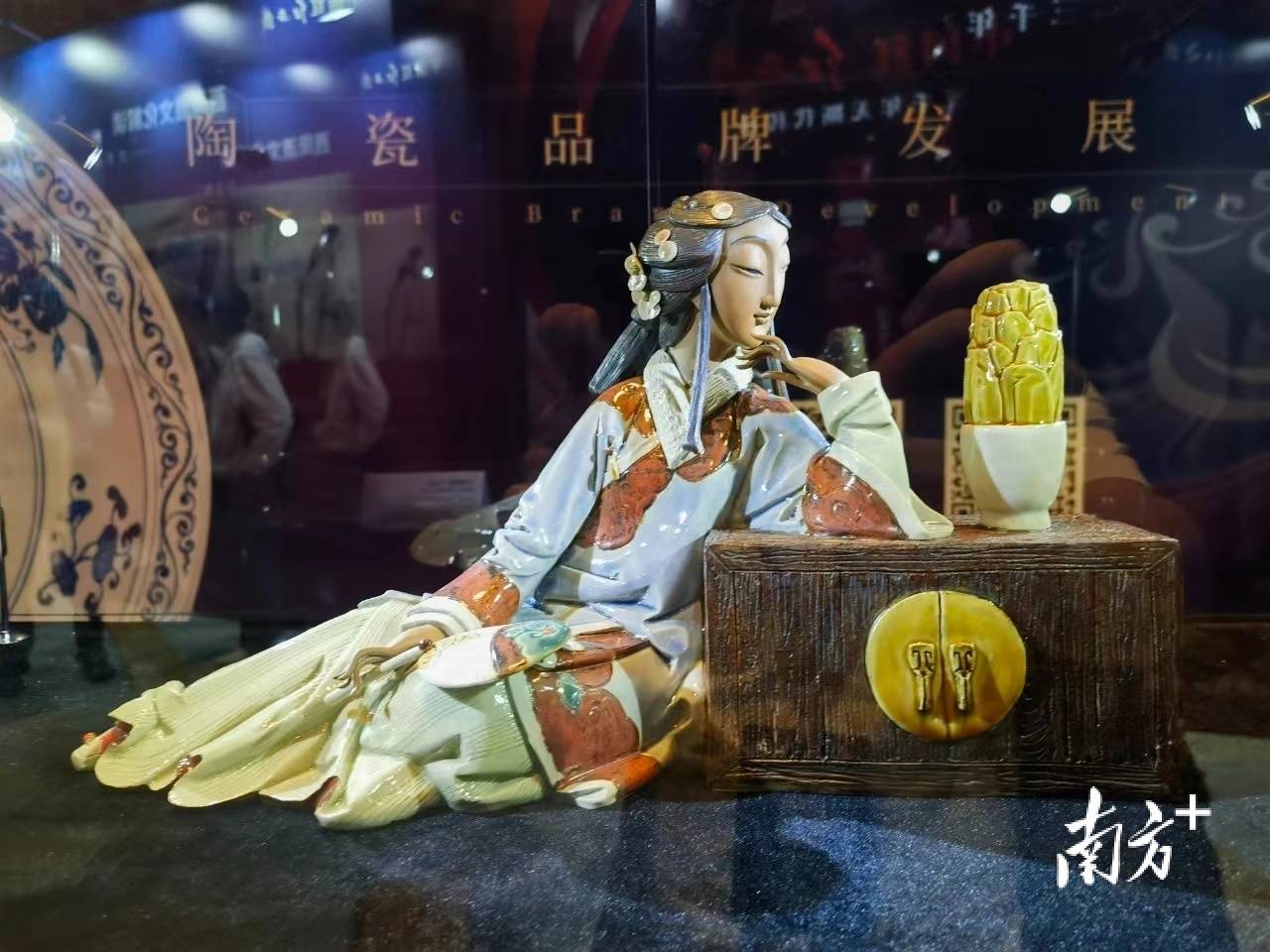 石湾陶塑亮相上海等地,为禅城建设岭南文脉之城再添"一把火"_文化