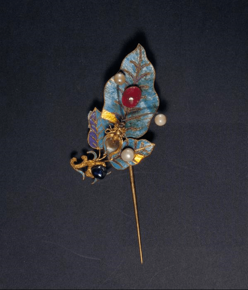 【宫囍龙凤呈祥】牡丹钵盂 别样发髻_故宫博物院_头顶_女性