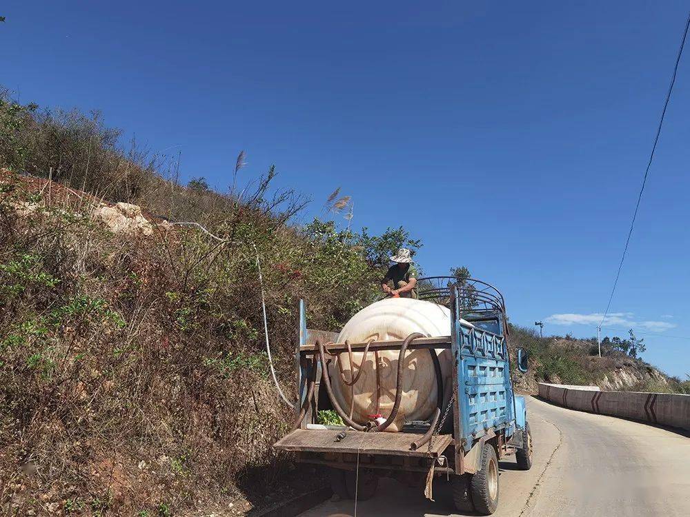 通海九龙街道团田村:拉水保供稳生产_保障_抗旱_用水