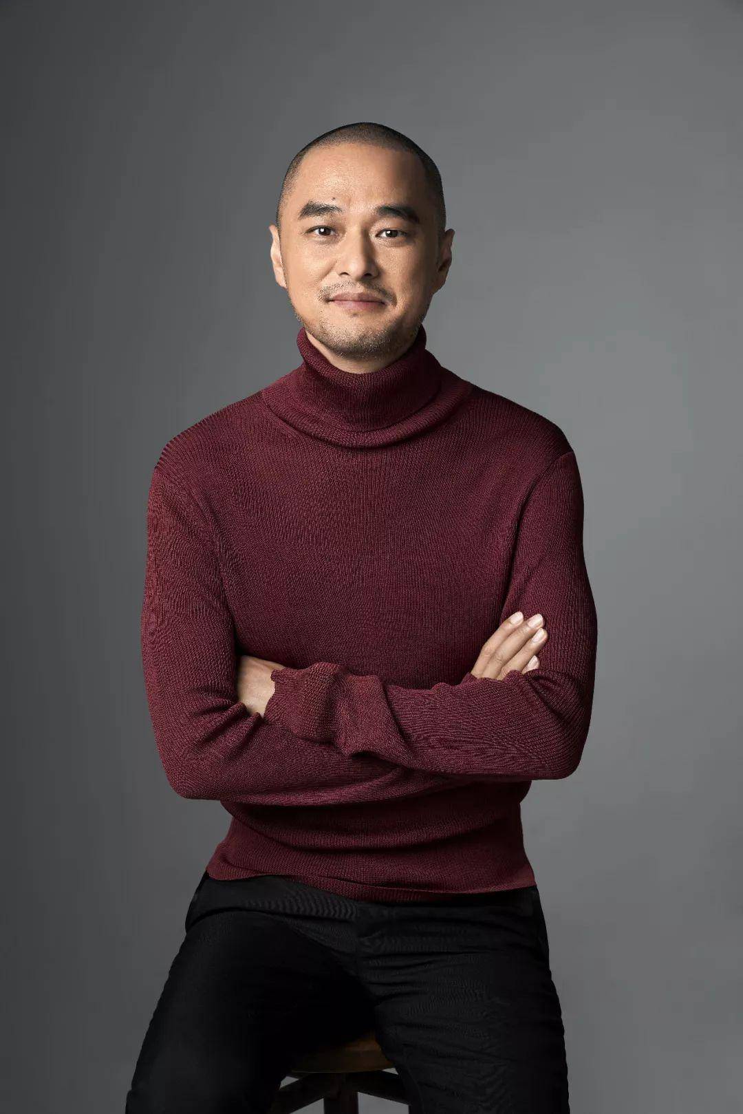 2007年,冯唐在后海闲逛时,意外发现一套老北京四合院.