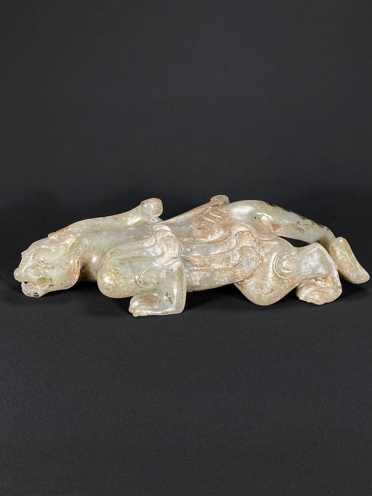 汉 和田玉籽料 白玉受沁 辟邪兽 神兽 大摆件_形象_汉代_玉雕