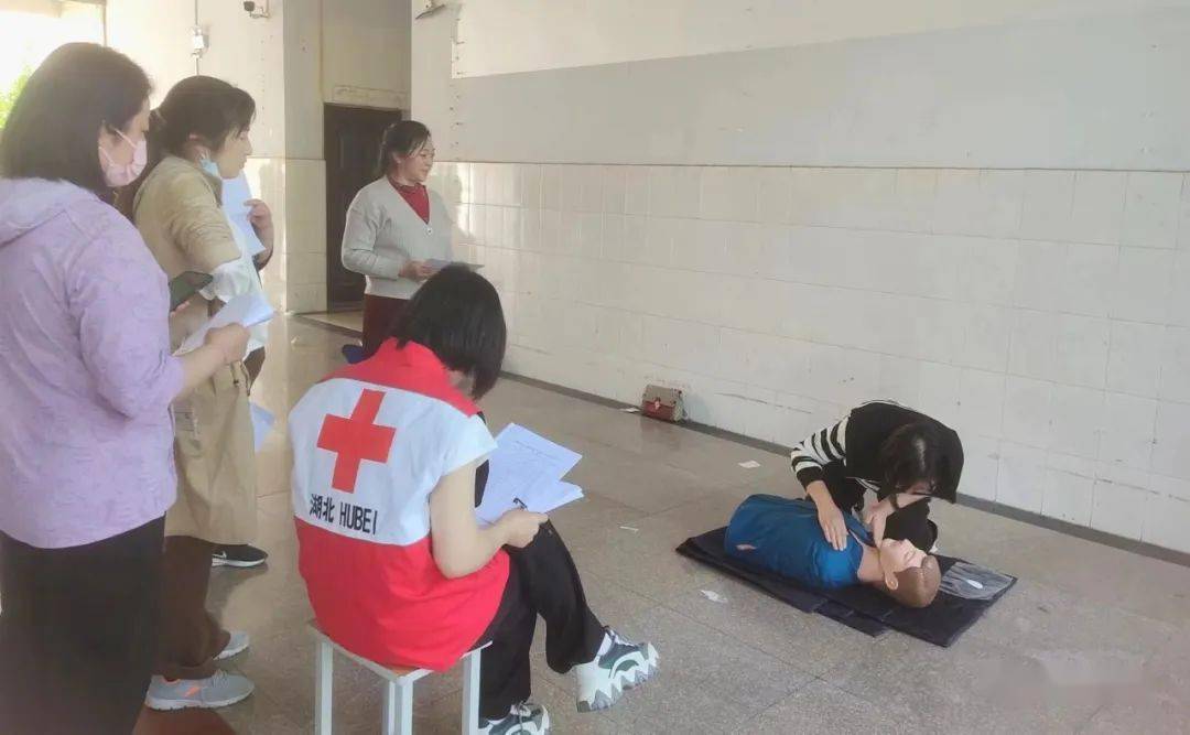 随州市红十字救护员培训走进随州技师学院