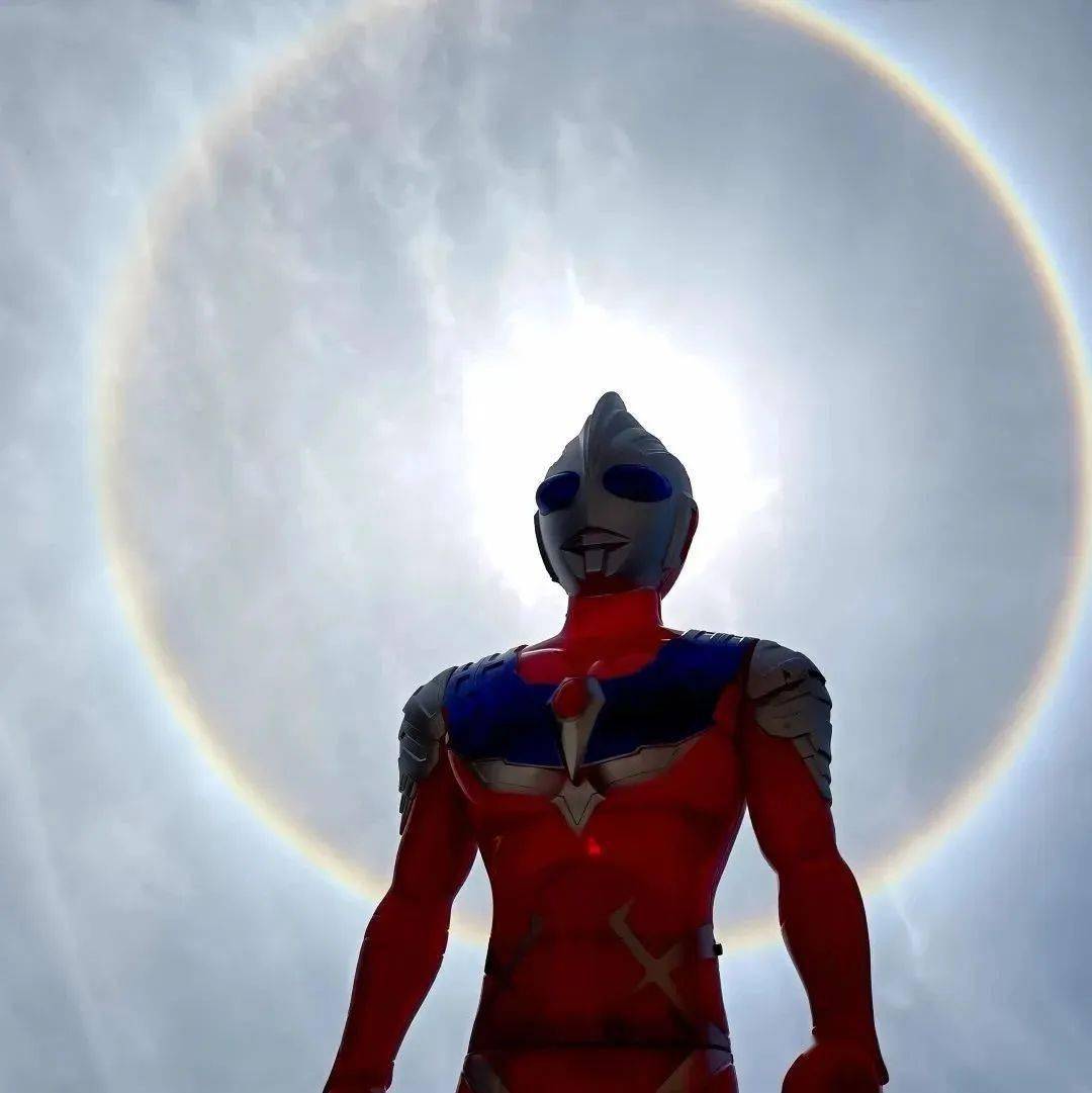 一个巨大光圈围绕在太阳四周汉阴上空惊现美丽日晕5月15日13点左右