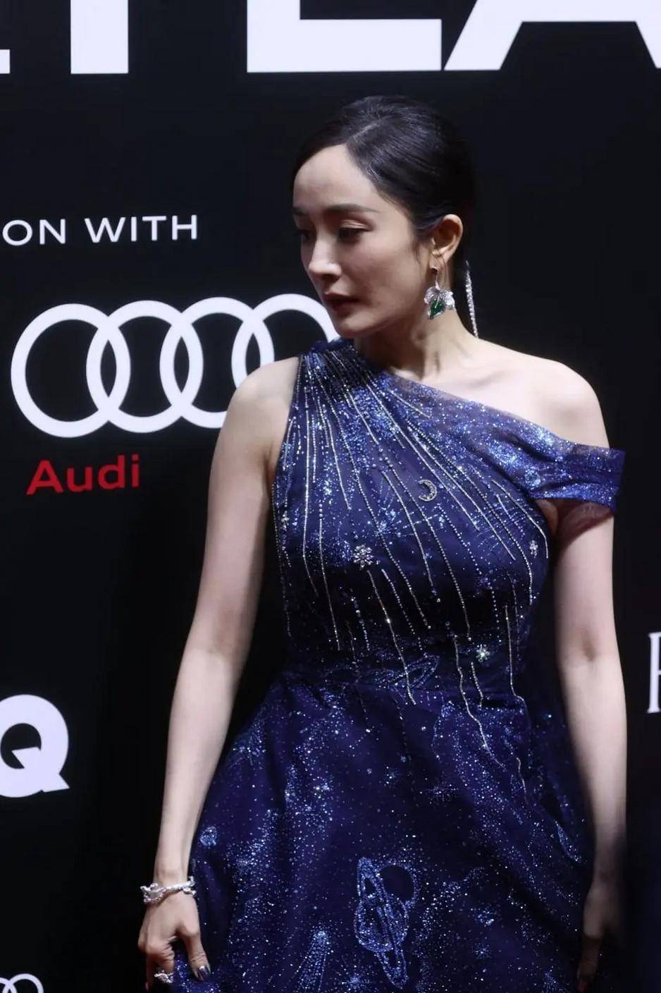 杨幂生图红毯现场尽显高级时尚风范_造型_气质高雅_风格
