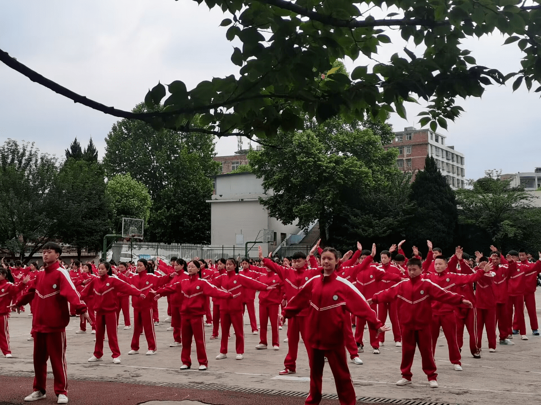 【舞动青春展风采】纳雍县第三中学举办集体舞比赛