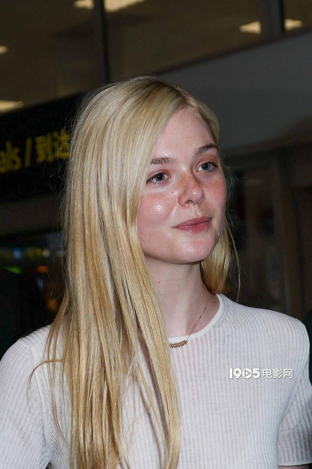 艾丽·范宁亮相戛纳首日活动_造型_电影_时间