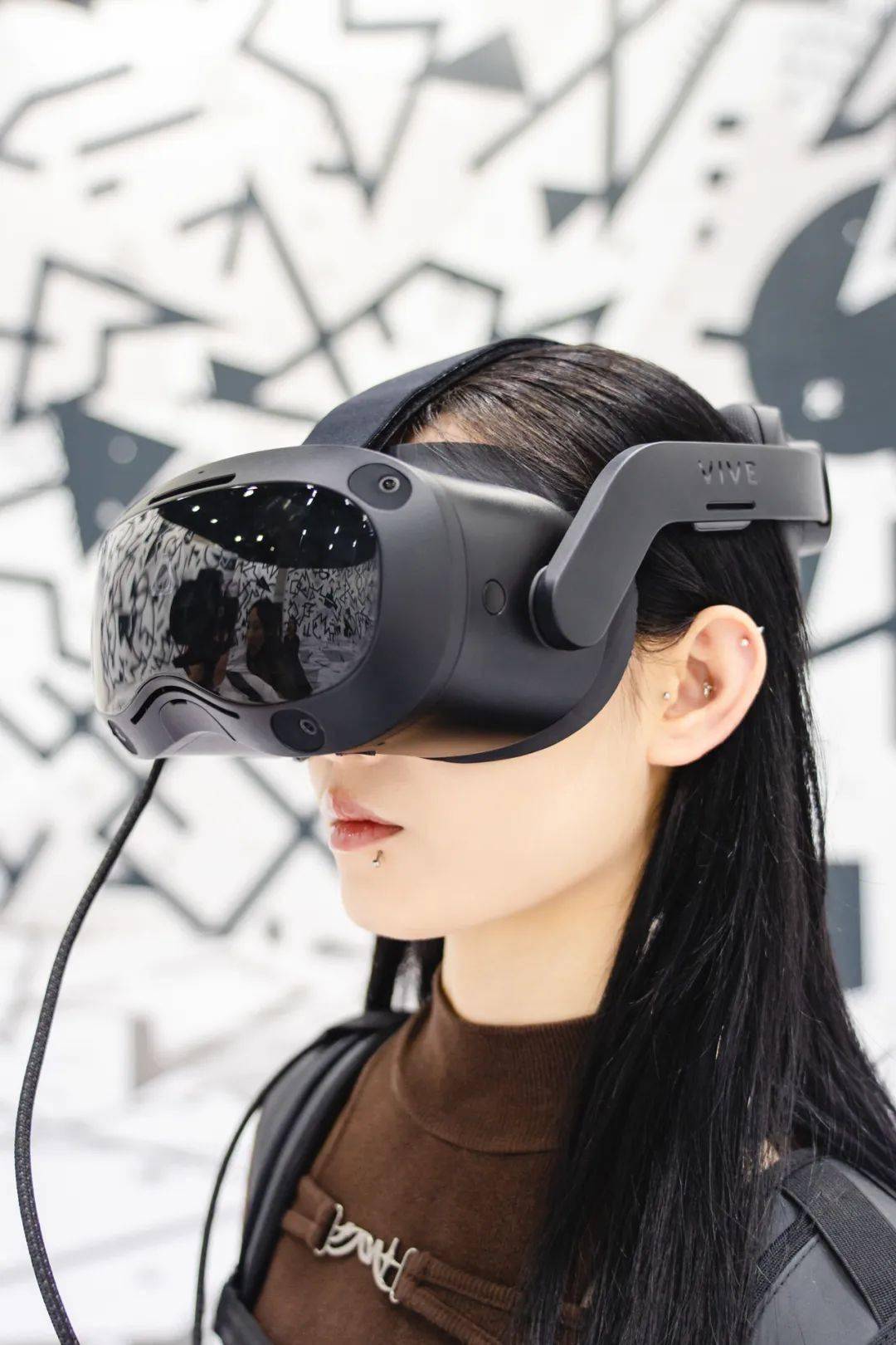 由excurio首创的大空间虚拟现实体验模式使用htc vive业界领先的线下