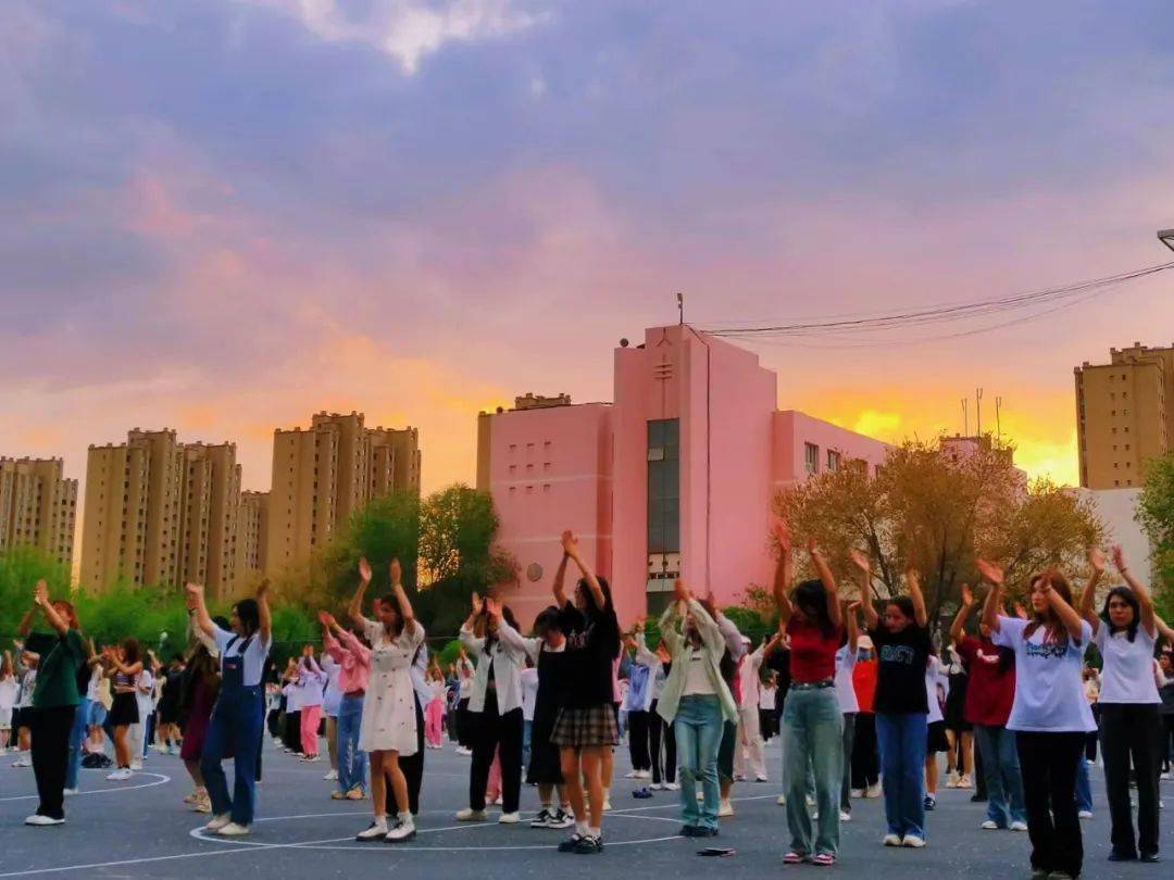 5月14日晚,由昌吉學院團委主辦,數學與數據科學學院承辦的