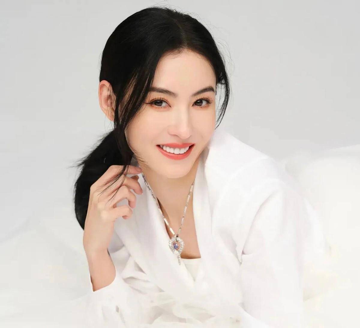 张柏芝三胎儿子正脸照曝光,是不是谢霆锋亲生的,一目了然_孩子_网友