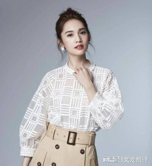 面对大家的疑问,杨丞琳也大方的把自己的保养方式分享给到大家,主要是