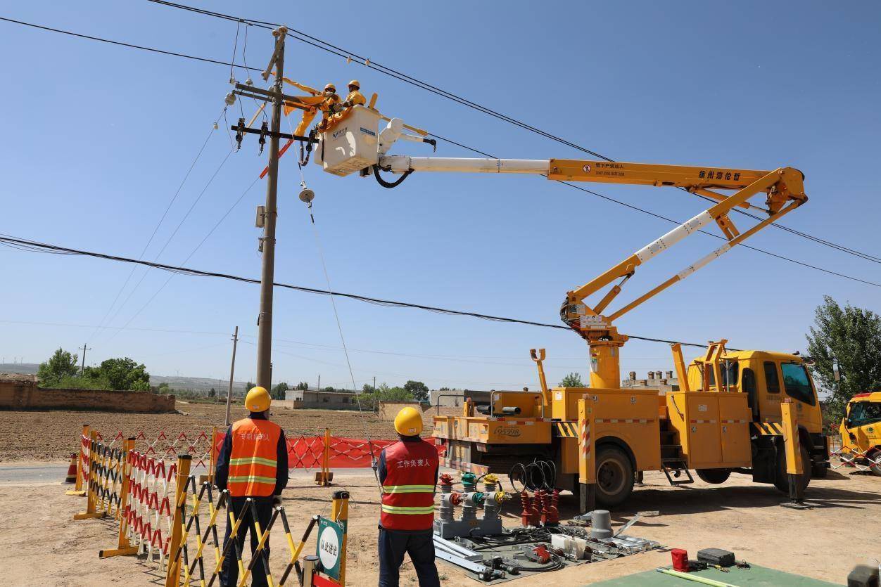国网靖边县供电公司:党员"双带头" 现场无违章_作业_工作_生产
