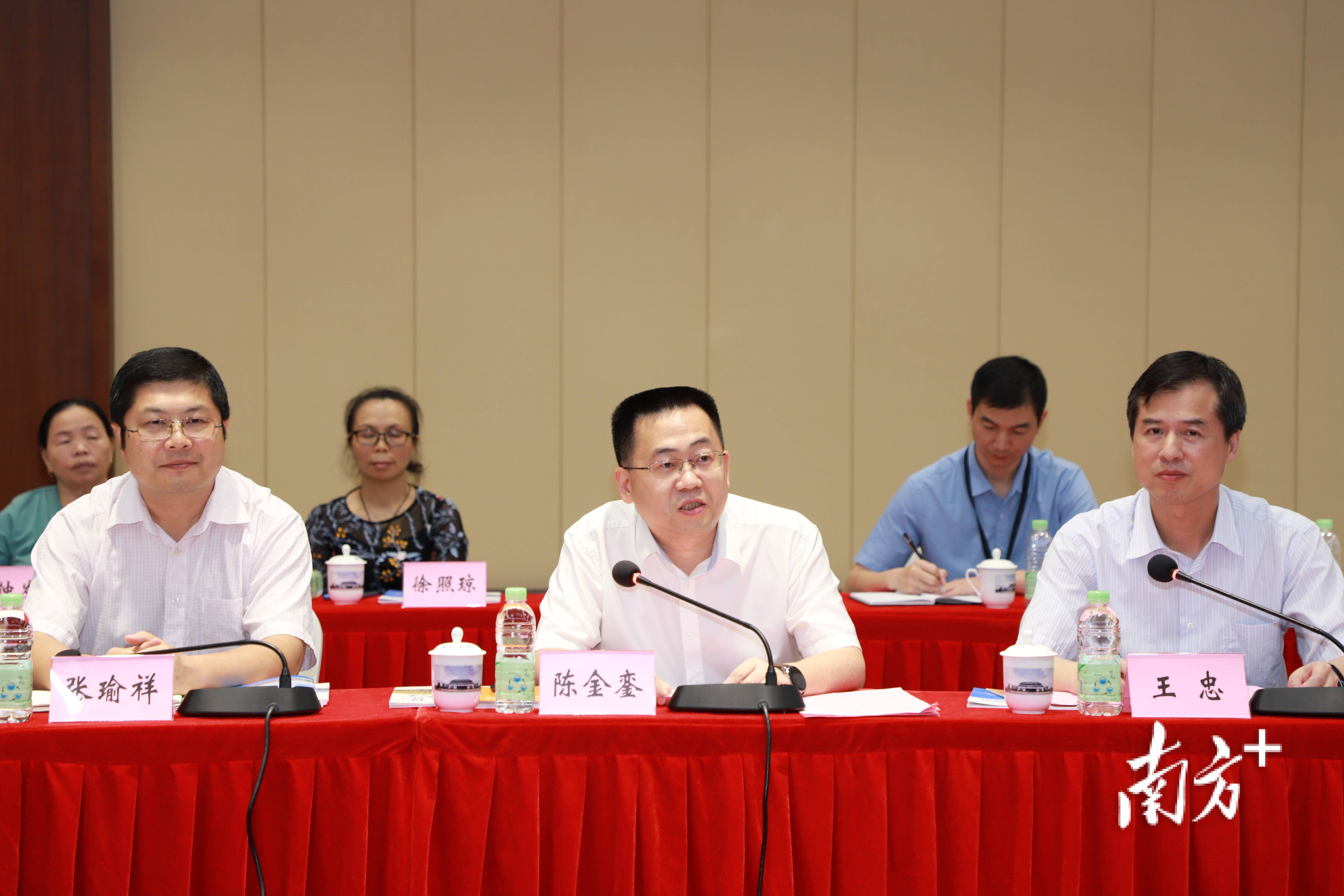 东莞市福建商会会长,东莞市正亚实业投资有限公司董事长黄寿强,广东省