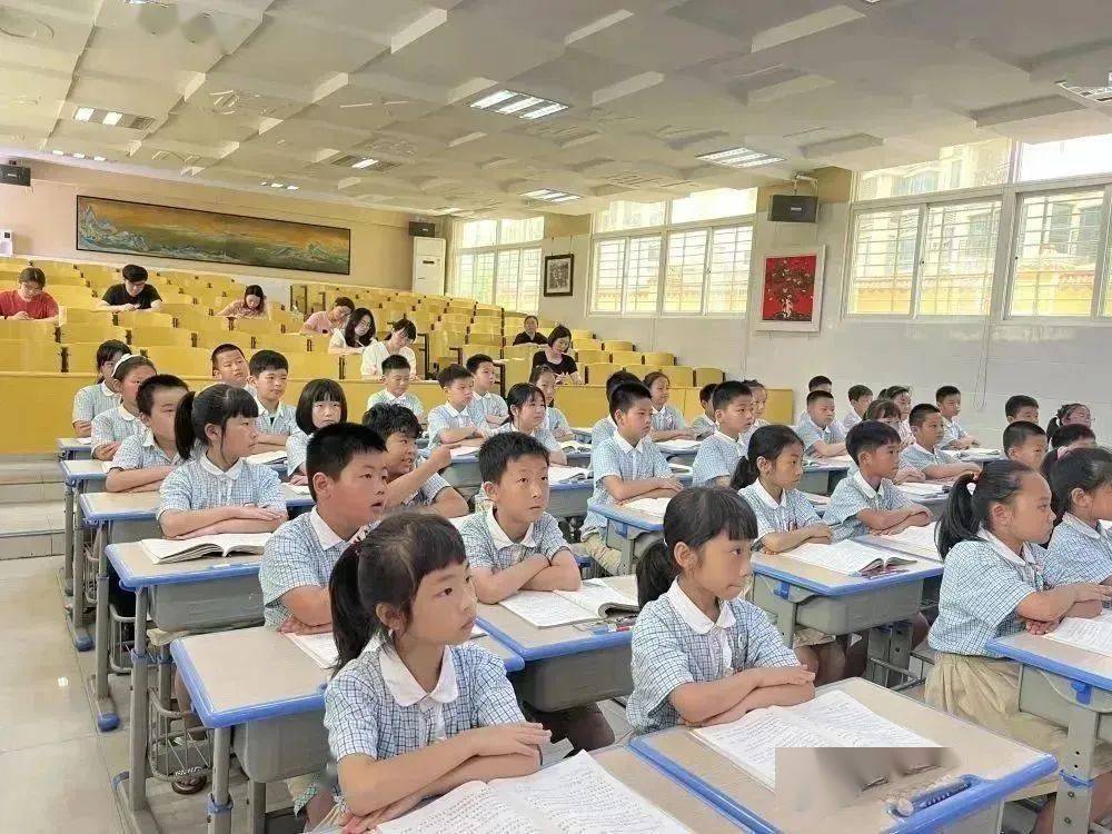 听有所悟 而后笃行——高霞小学开展"下沉一线 回归课堂"推门听课活动