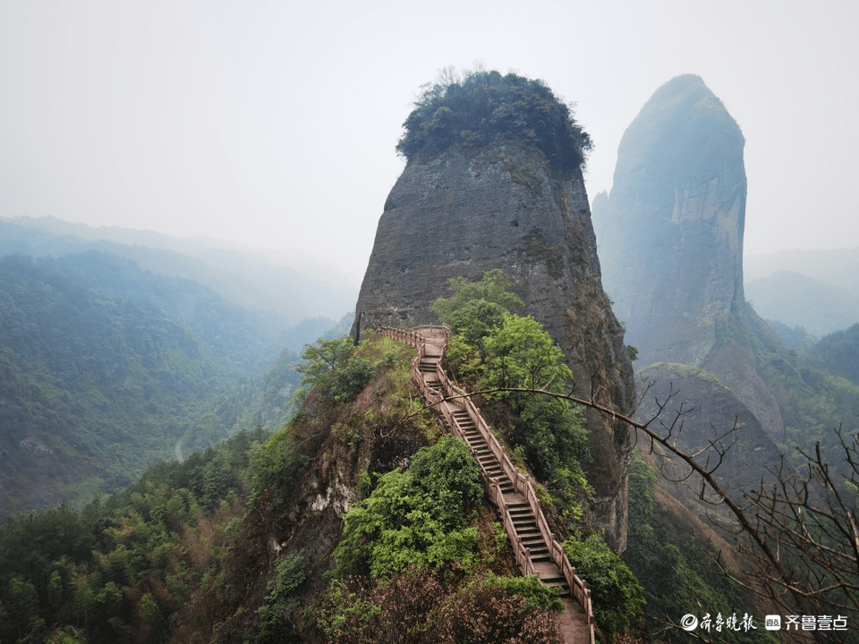 湖南崀山骆驼峰风景区,风景秀丽迷人