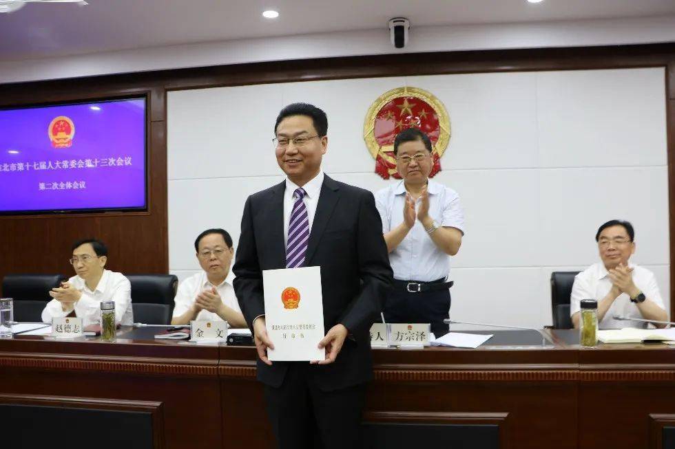 他任淮北市常务副市长,系桐城人