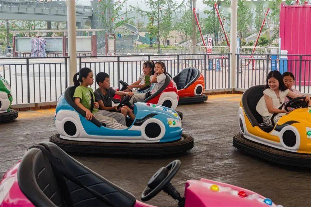 新增儿童水上乐园,游乐场,美食街区新增数个花车销售乐山地道美食