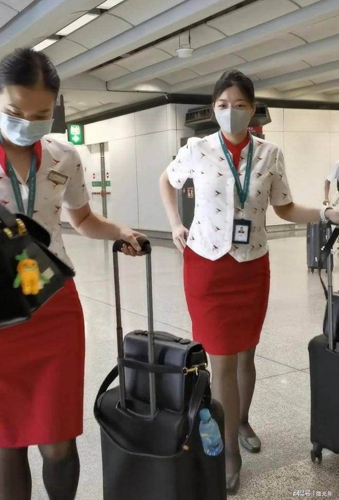 国泰空乘工会把责任归为乘客身上,说员工没有错_国泰航空_录音_中国人