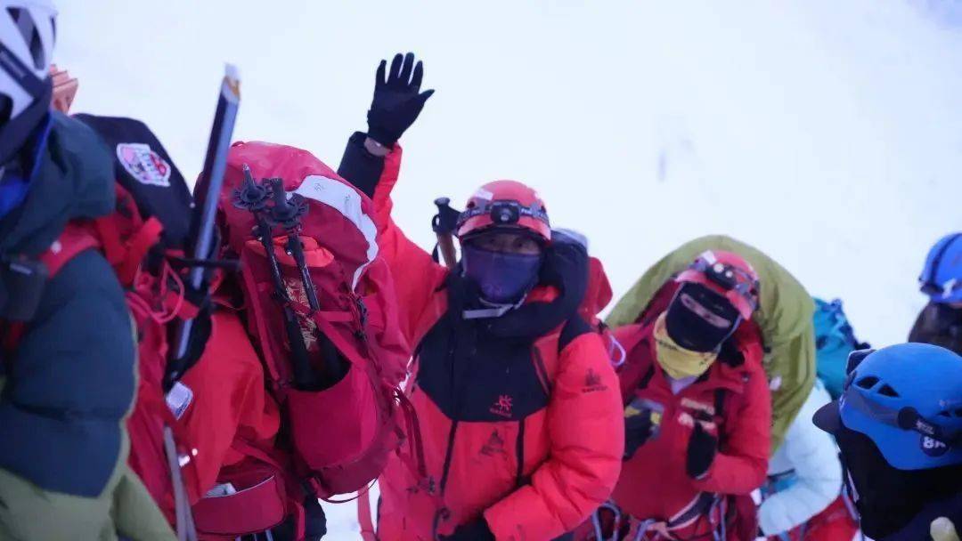 湘西汉子登顶珠峰_湖南省_鲁明_登山