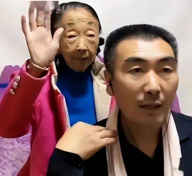 马玉琴是东北二人转的演员,曾是辽宁省著名演员.32岁时与李结婚.