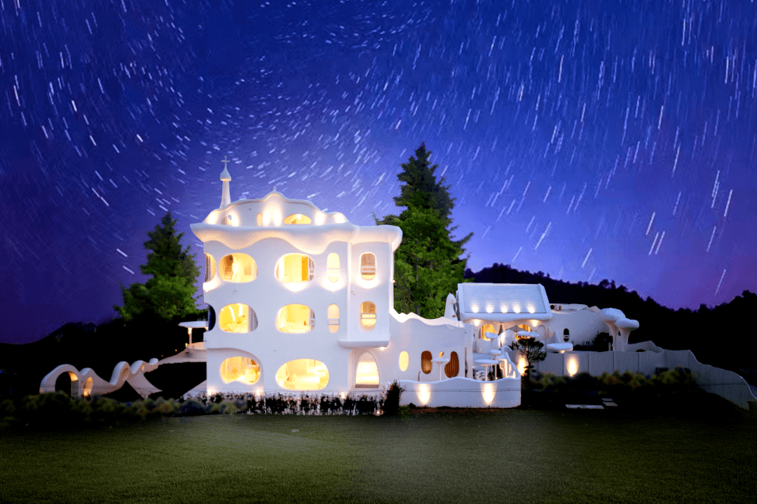 米拉夏朵南京汤山壹亩方塘·山谷温泉度假民宿位于世界温泉小镇