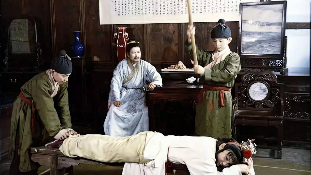 贾政书房中的"春凳"有何用途?