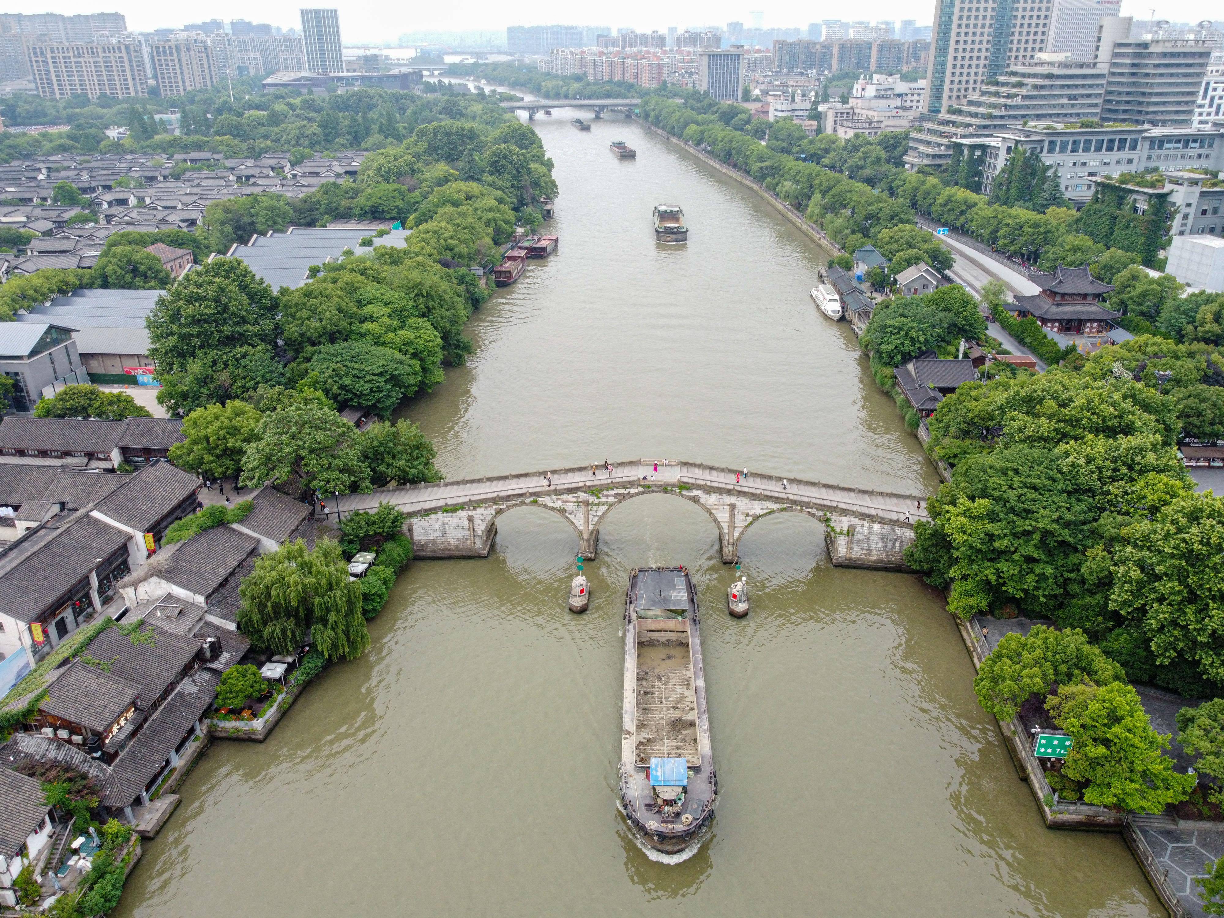 (人文经济学·新华全媒头条·图文互动)最熠是杭州——解码新时代