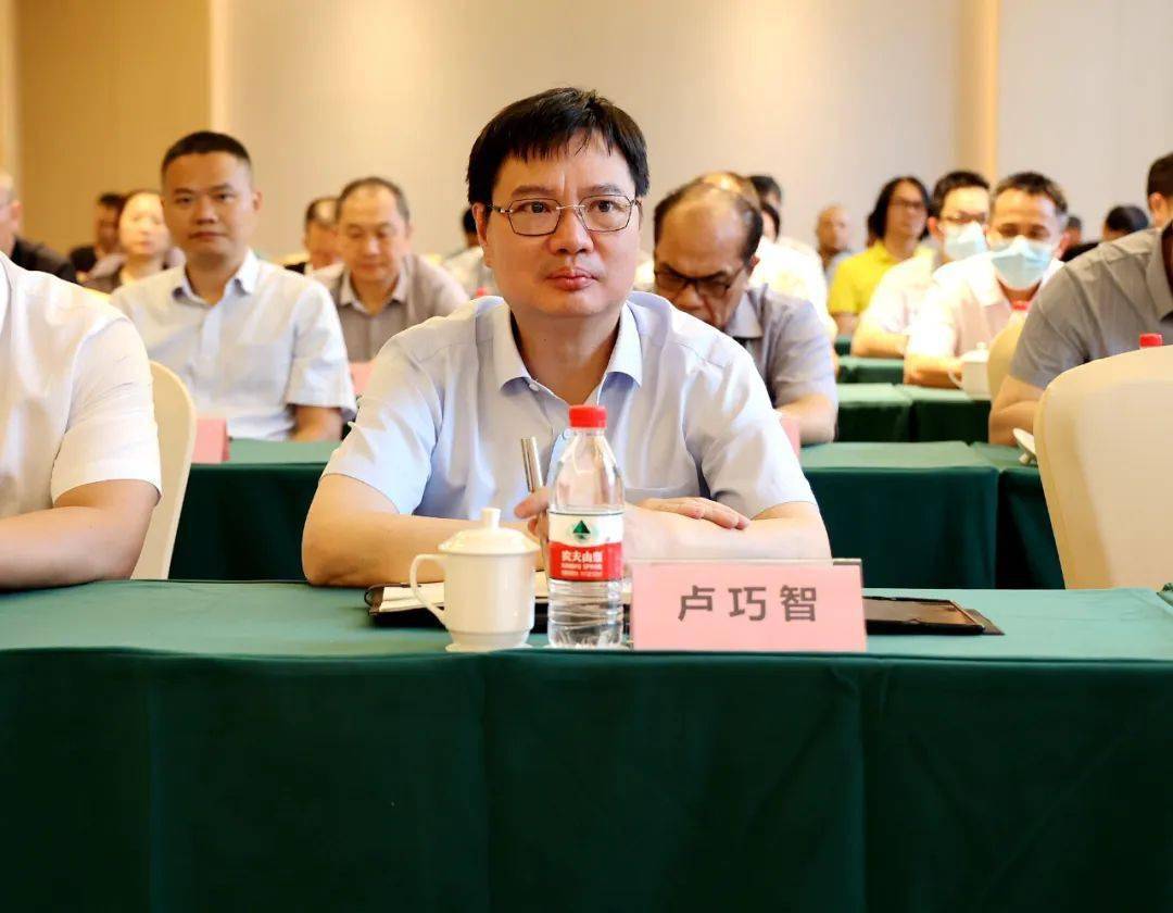 董事长曾庆春,党委委员,副总经理李继光,林海华,高州市委副书记,市长