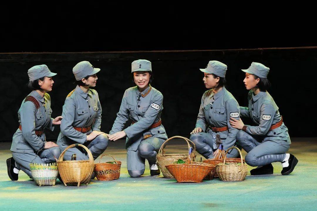 小人物故事展现壮丽革命史诗 黄梅戏《太阳山上》精彩回眸→_新四军