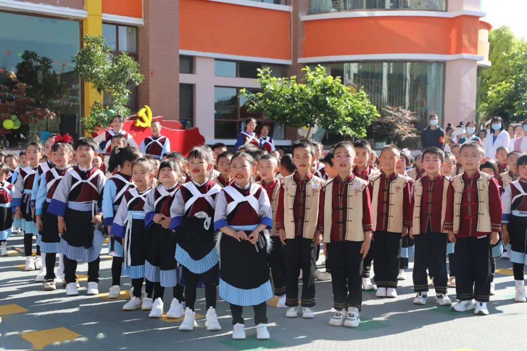 【玉龙热点】玉龙县幼儿园举行"六一"汇演暨美食街活动_表演_节目