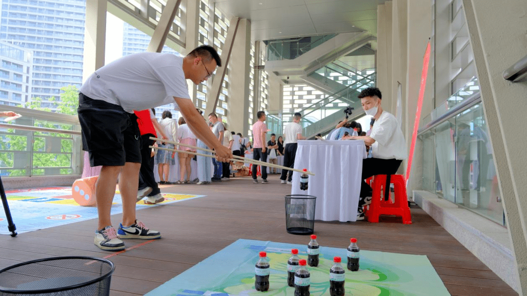 需要每一位亚运参与者共同努力,一起为健康文明的杭州亚运会,添砖加瓦