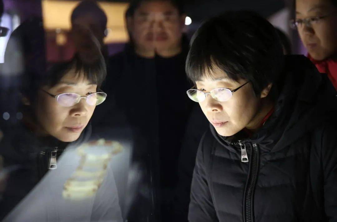 北大才女蒙曼:才华气质远胜于丹,24岁读博,现48岁为啥不结婚?