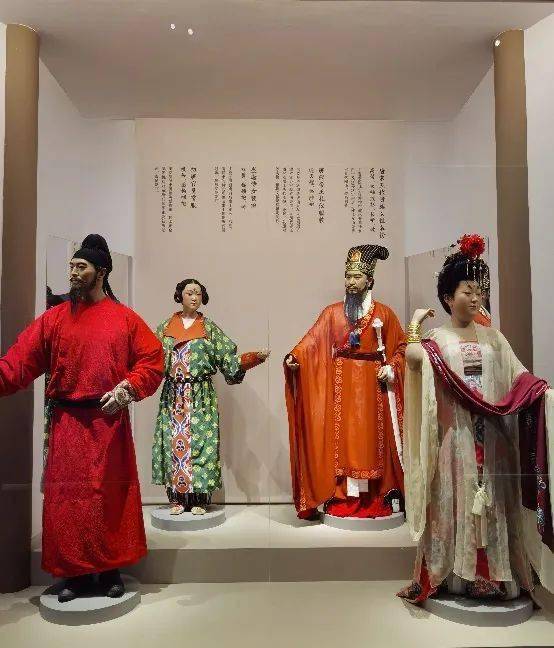 孙机：名称依旧，形制全非——中国服饰史中的几个例子_手机搜狐网