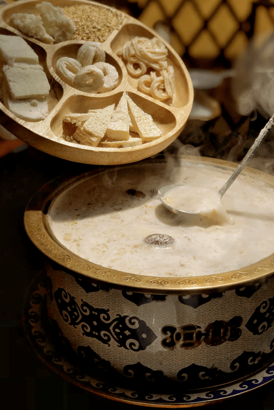 奶茶锅里涮羊肉,蒙餐到底有多猛?_草原_摄影_蒙古