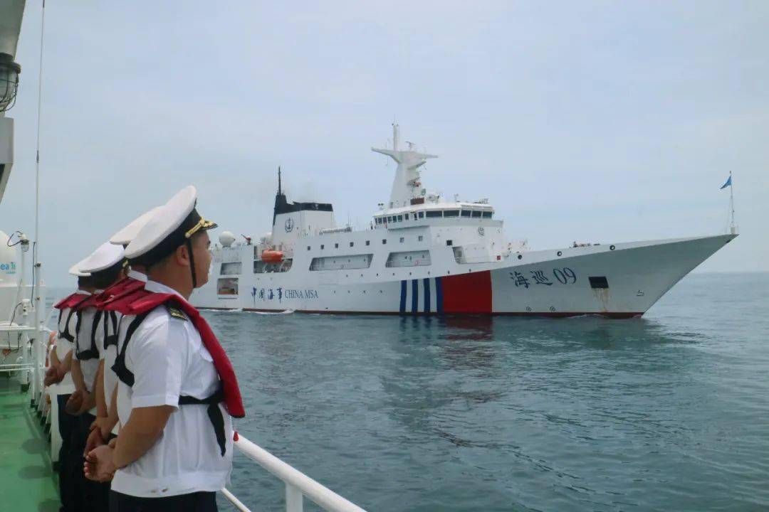 粤桂琼三地开展联合巡航,我国首艘万吨级海巡船首航