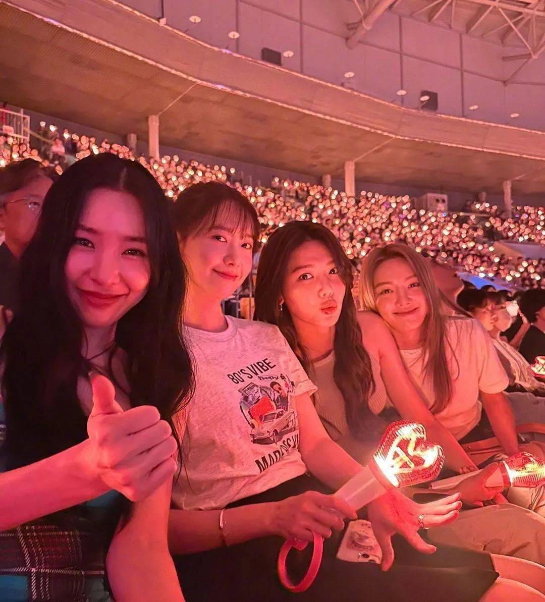 少女时代合照-sm回应奴隶合约-车瑞元奉子成婚-李泰容出道曲上线_专辑