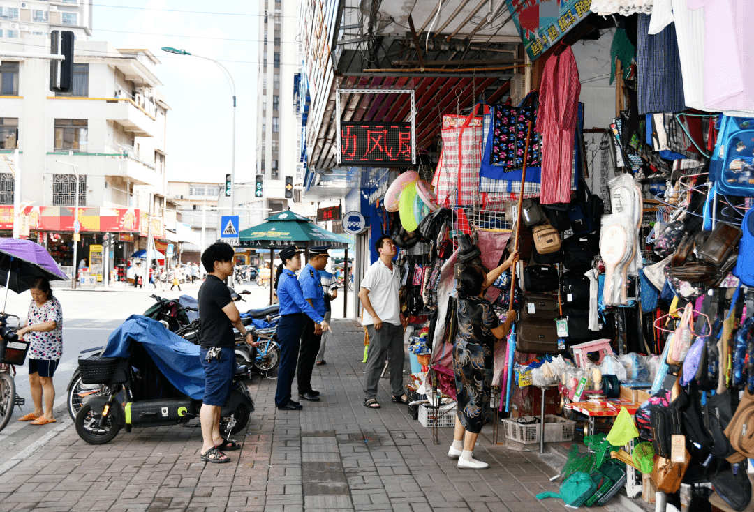 怀集怀城步行街图片图片