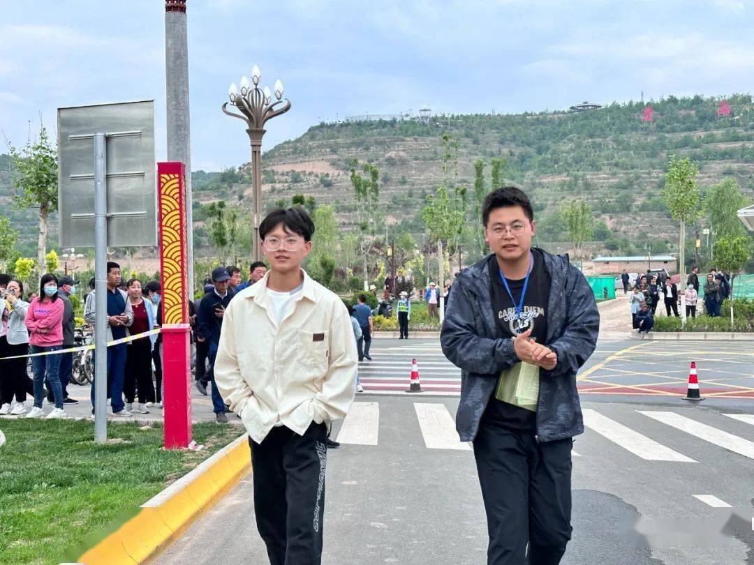 通渭二中考点通渭三中考点十余年磨砺,今朝终亮剑,一年一度备受关注的