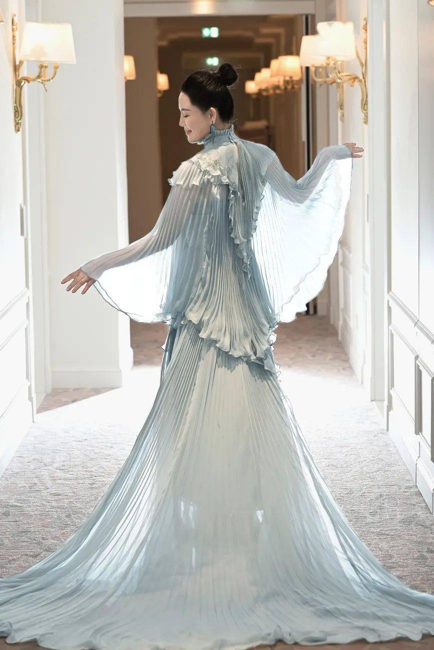 国际知名服装设计师王璇亮相戛纳电影节_xuan_世界_女士