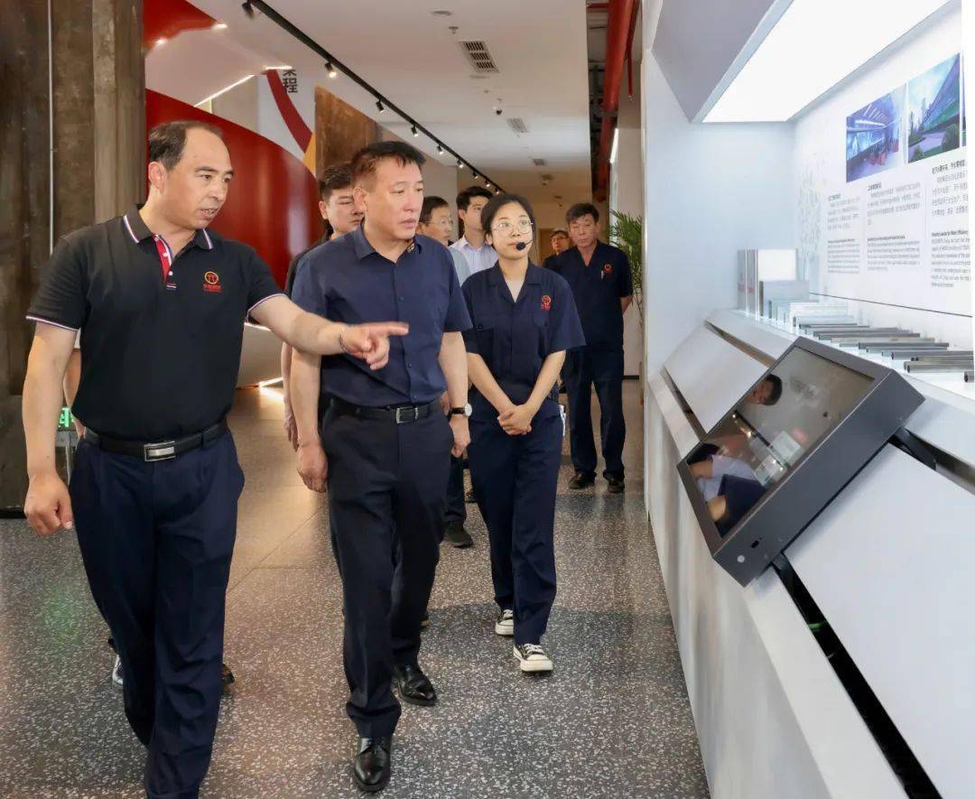 内蒙古自治区赤峰市元宝山区委书记曹智勇一行到访荣程集团考察交流