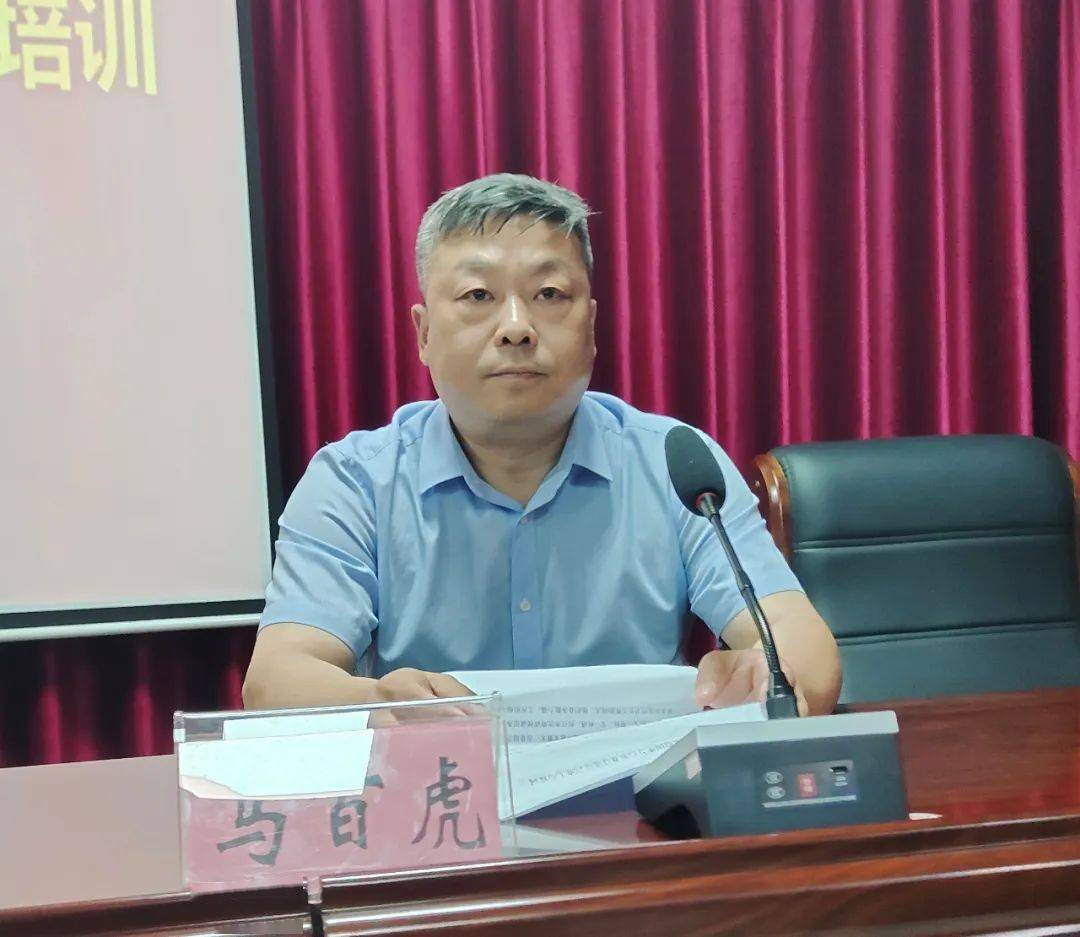 开班仪式首先由辉县市孟庄镇卫生院党支部书记马百虎首先致辞.