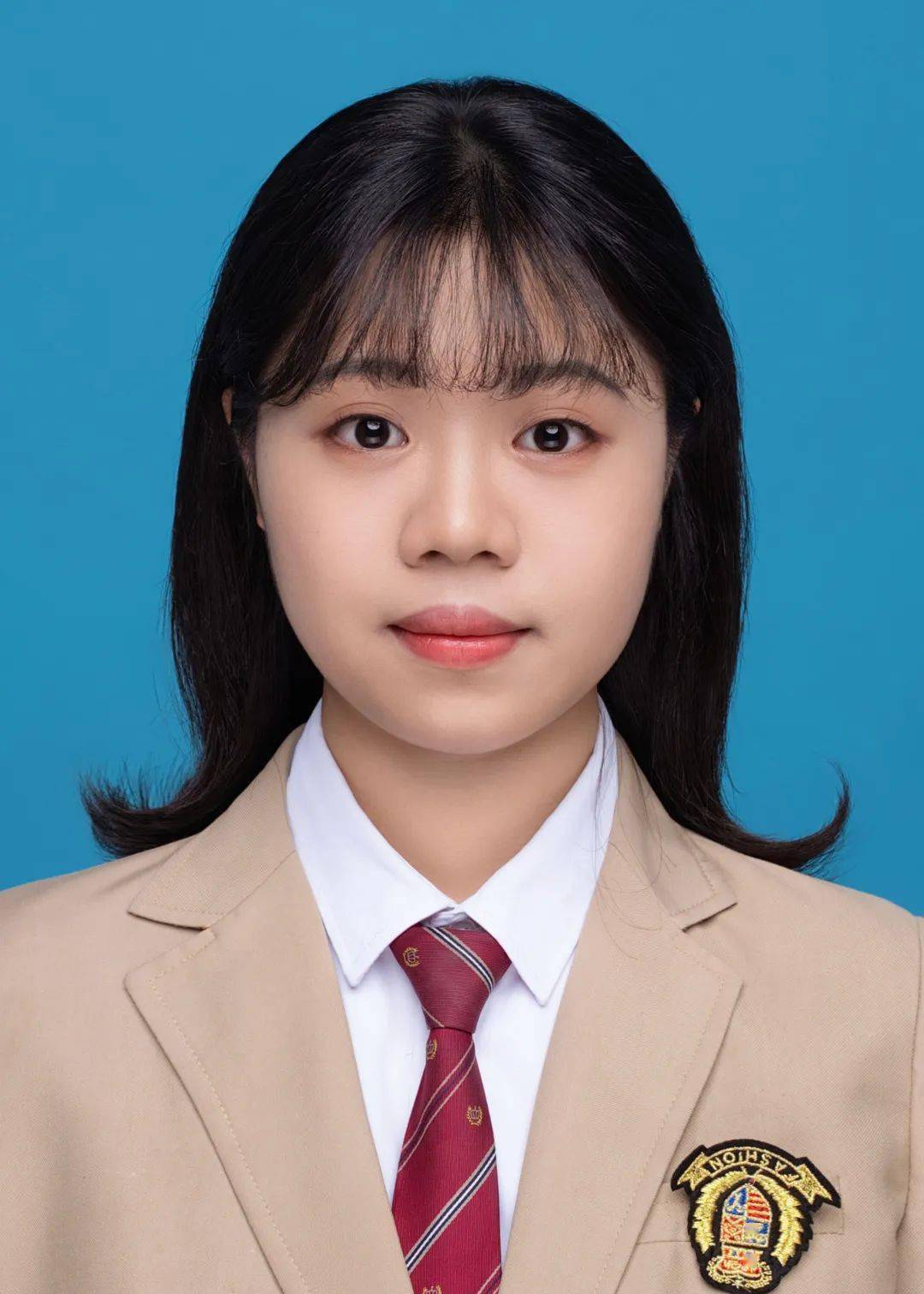 林雯茜"没有人能把努力发光的你拉入黑暗中.