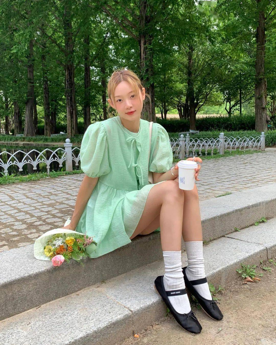 赵露思夏季多巴胺穿搭太快乐了吧!甜妹穿搭一看就好开开开开开心啊!