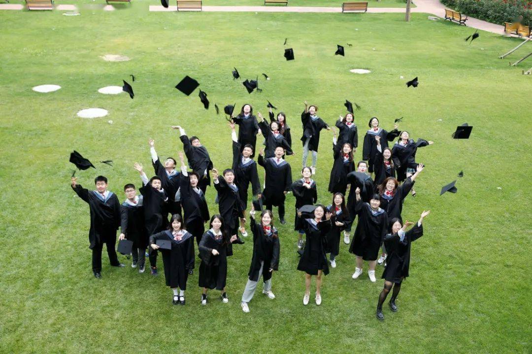 首医校本部毕业季大合照点位 摄 !影 !攻!略!_思路_台阶_教学楼