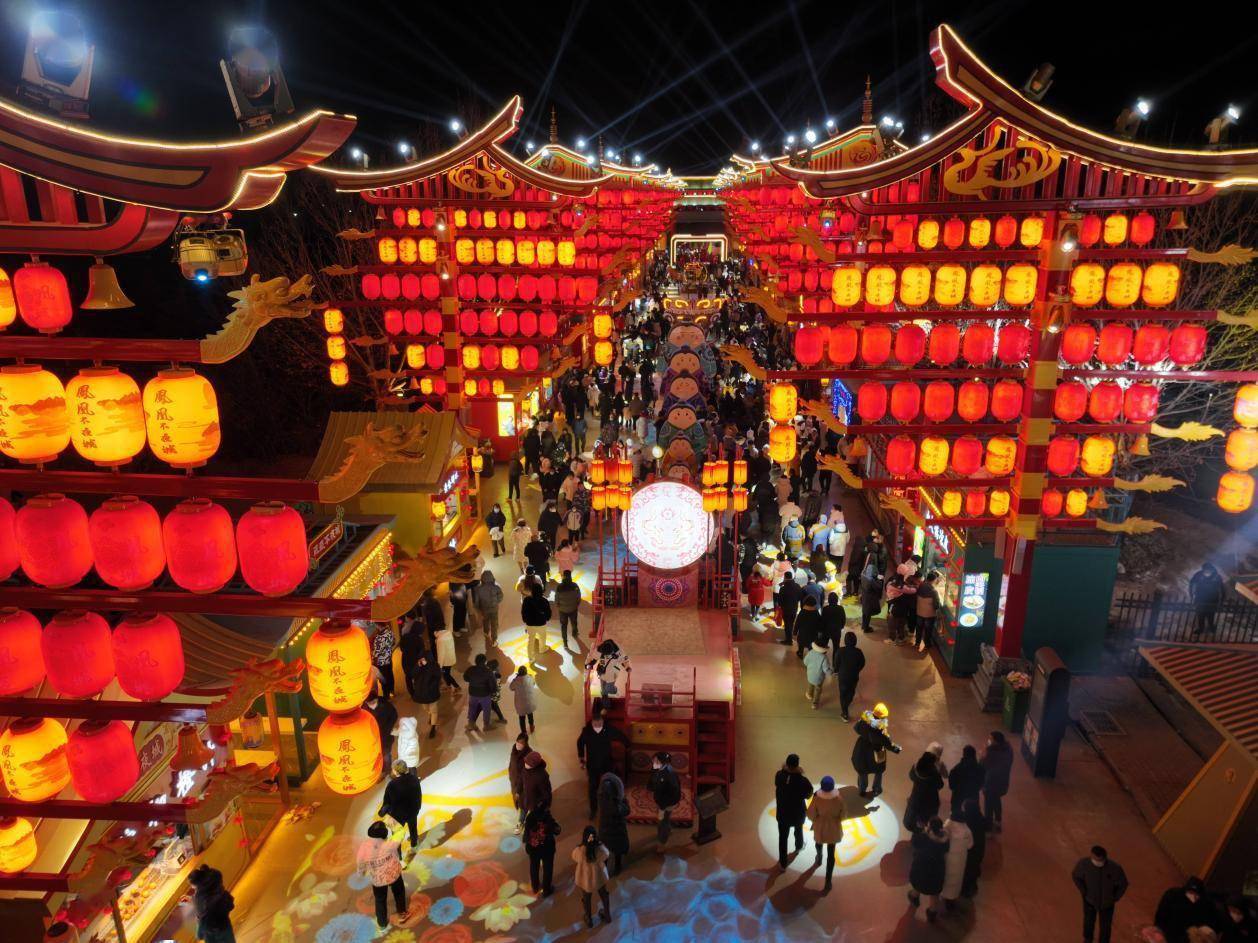 坐落于石家庄市高邑县的创新文旅街区凤凰不夜城,立足地域文化特色,在