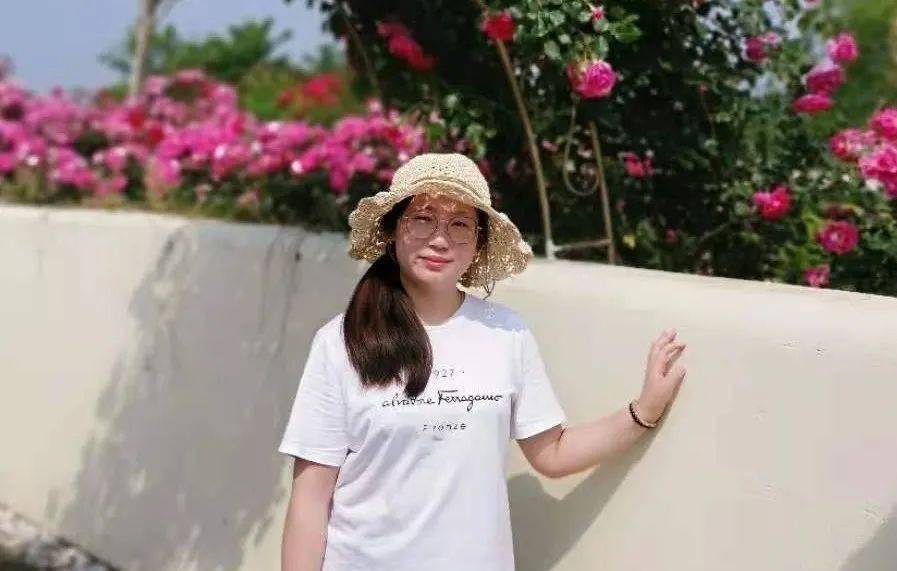 细读《史记》,在不知不觉间夯实了文言功底;品鉴唐诗,在潜移默化中