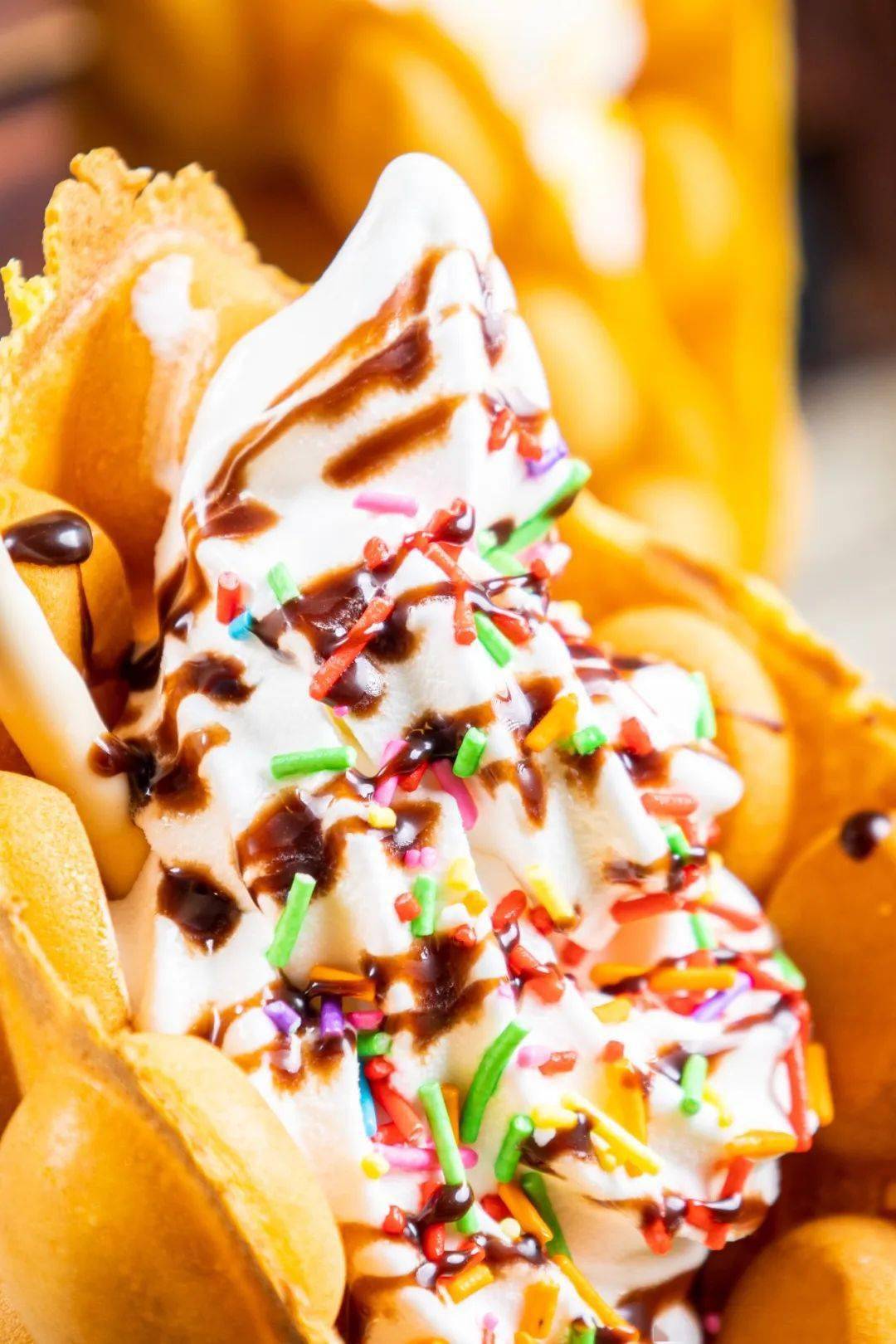 " 彩针双梦冰淇淋 "看到冰淇淋一圈一圈的打下来,那种感觉好治愈