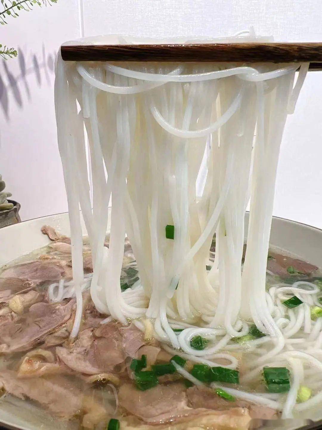 抖音搜"钟小妹原汤鹅肉米线"抢购1.