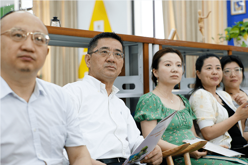 俞振伟,新媒体艺术学院党支部书记,副院长钟晔,美术学院副院长吴继峰